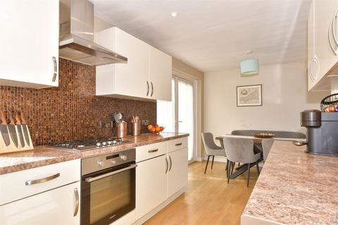 58 Wilberforce Way, Gravesend, DA12 5DQ