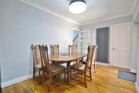 3 bedroom terraced house for sale, Canterbury Avenue, Slough