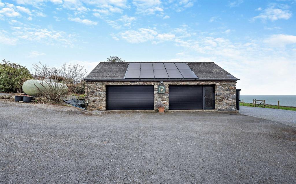 Three Car Garage