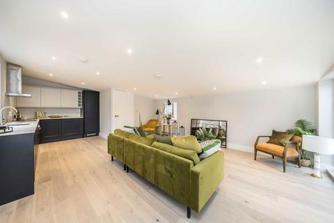 2 bedroom maisonette for sale, Knights Hill, West Norwood SE27