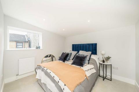 2 bedroom maisonette for sale, Knights Hill, West Norwood SE27
