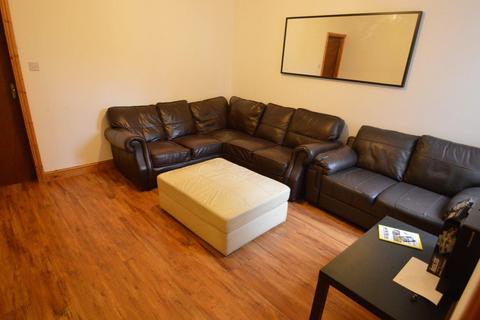 6 bedroom house to rent, Warwards Lane, Birmingham B29