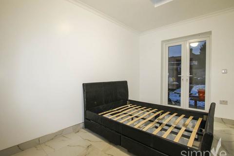 6 bedroom house of multiple occupation to rent, Shepiston Lane, Hayes, Middlesex