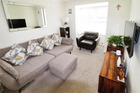 2 Aysgarth Close, Nuneaton, CV11 6WA