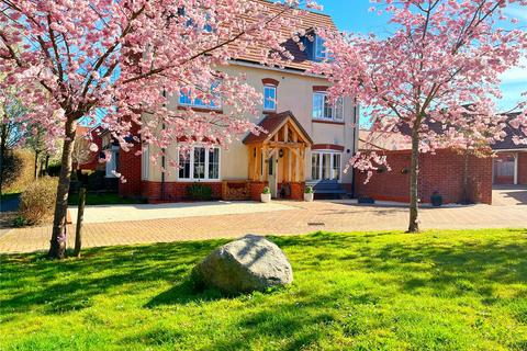 4 bedroom semi-detached house for sale, Hawksley Crescent, Hailsham, East Sussex, BN27