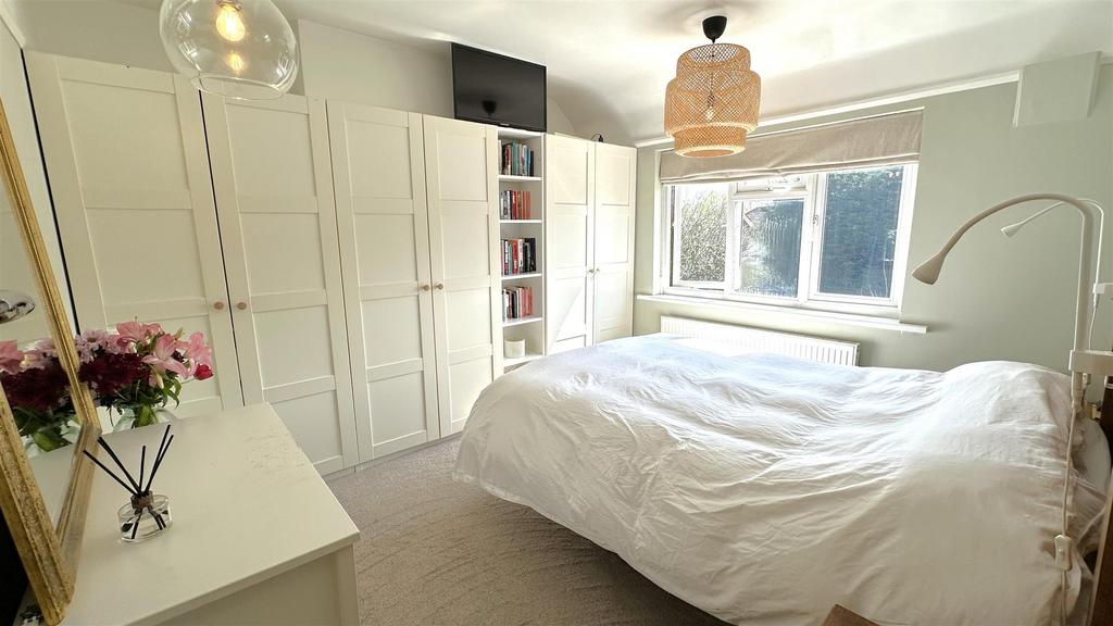 Bed 1 .jpg