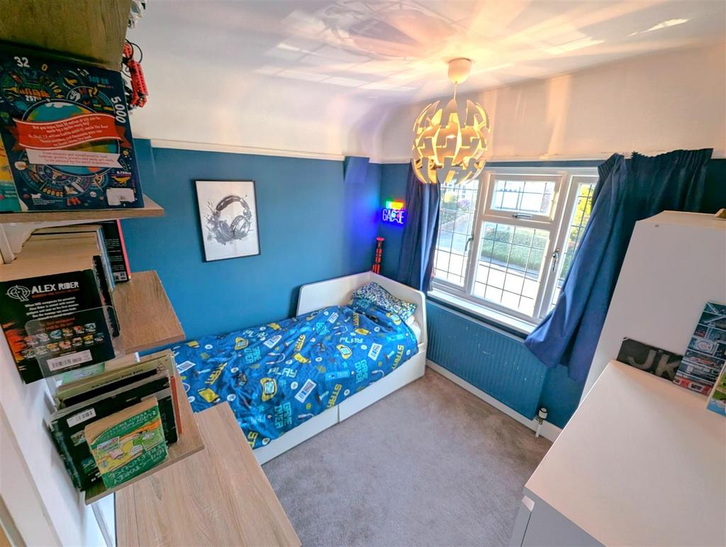 Bed 3.jpg