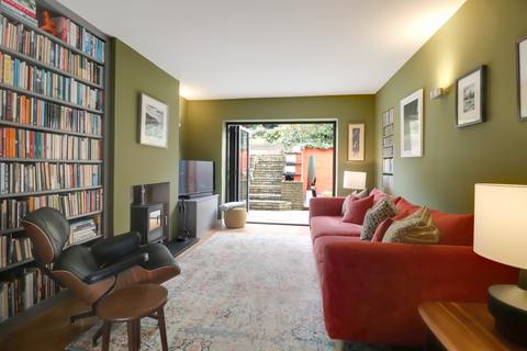 24 High View Road, Guildford, GU2 7RS