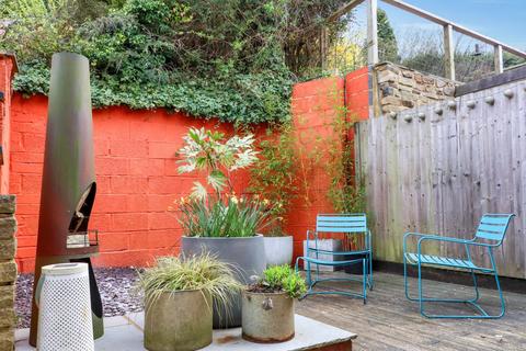 24 High View Road, Guildford, GU2 7RS