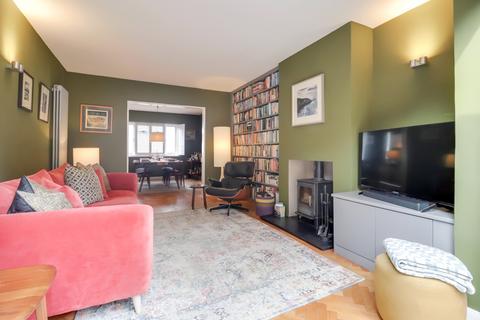 24 High View Road, Guildford, GU2 7RS