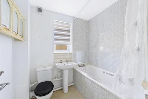 1 bedroom flat for sale, Bream Close, London