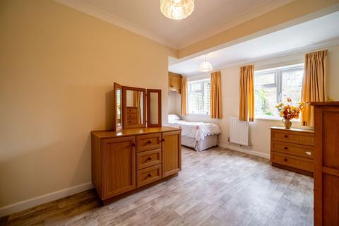 18 Charlecote Gardens, Sutton Coldfield, B73 5LS