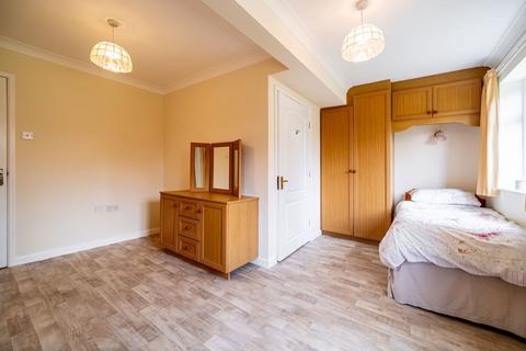 18 Charlecote Gardens, Sutton Coldfield, B73 5LS
