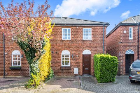 33 Hamlet Square, London, NW2 1SR