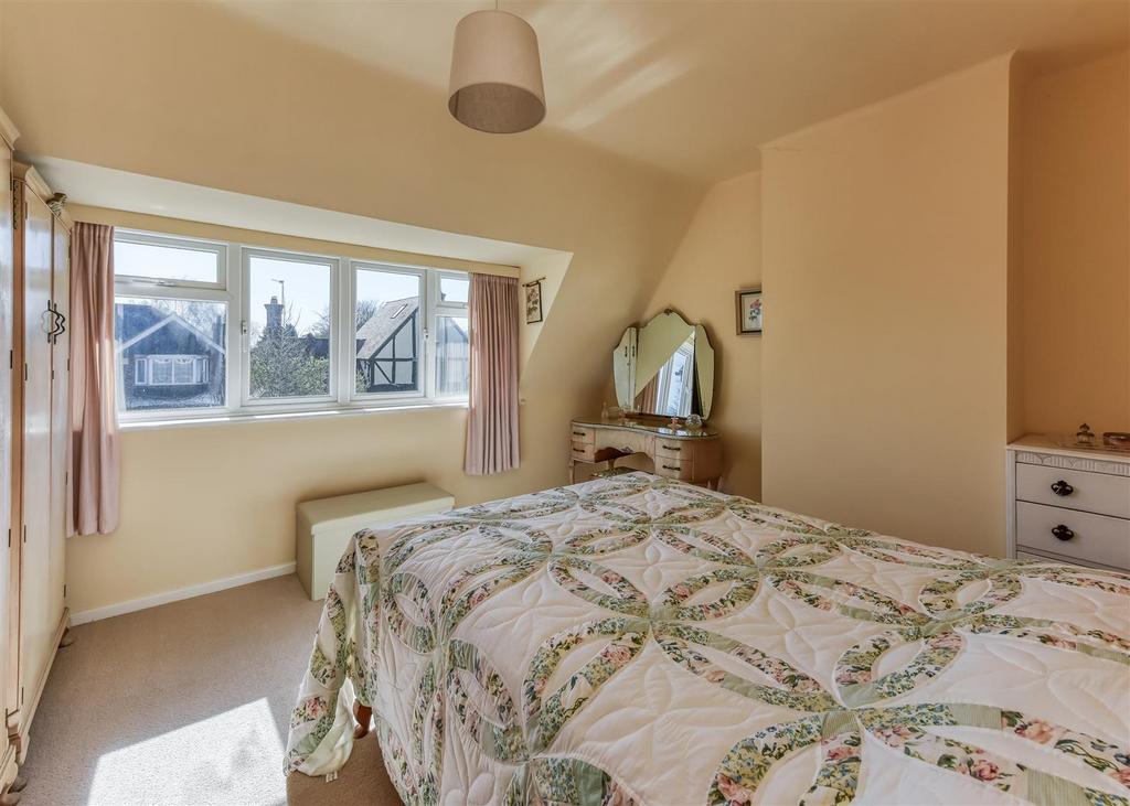 28 Springhill Park-bed2.jpg
