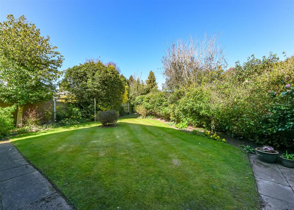 28 Springhill Park-garden5.jpg
