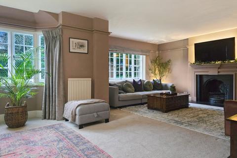 undefined, Hazelwood Lane, Coulsdon, CR5