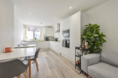 1 bedroom flat to rent, Broomhill Road, Wandsworth Town, London, SW18