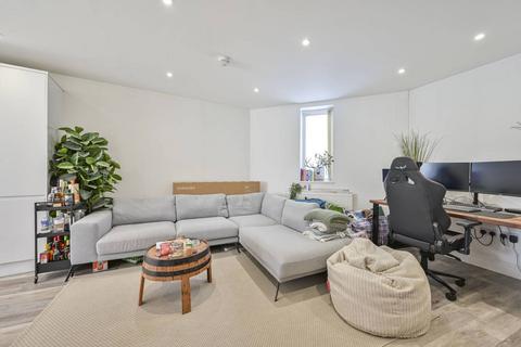 1 bedroom flat to rent, Broomhill Road, Wandsworth Town, London, SW18