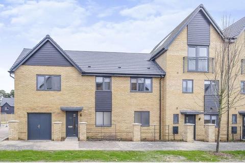 2 bedroom flat to rent, Buckler Ride, Crowthorne, RG45