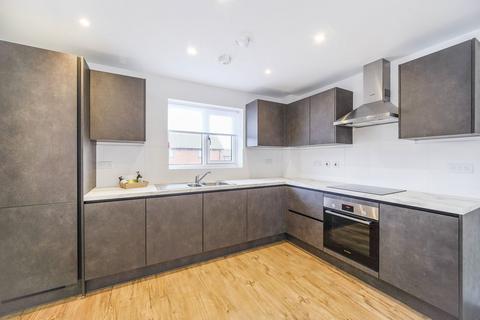 2 bedroom flat to rent, Buckler Ride, Crowthorne, RG45