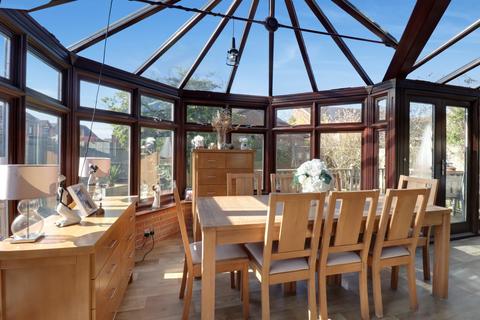 4 bedroom detached house for sale, Flying Fields Road, Southam, Warwickshire, CV47