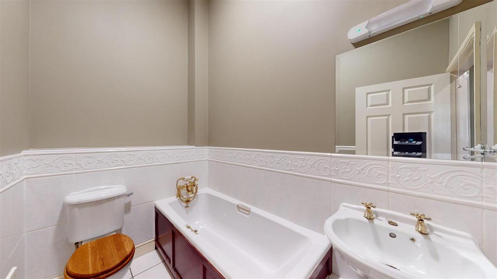 Claremont Bank 2-5, Apartment A Bathroom.jpg
