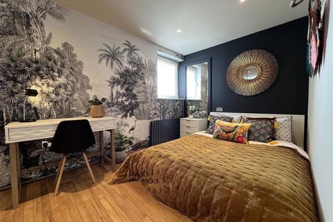 44, Tideslea Tower Erebus Drive, London, SE28 0GF