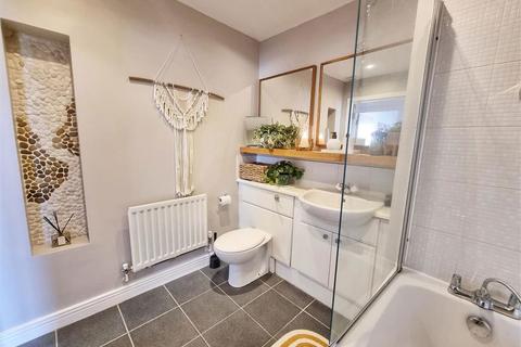 44, Tideslea Tower Erebus Drive, London, SE28 0GF