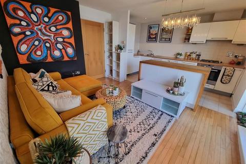 44, Tideslea Tower Erebus Drive, London, SE28 0GF