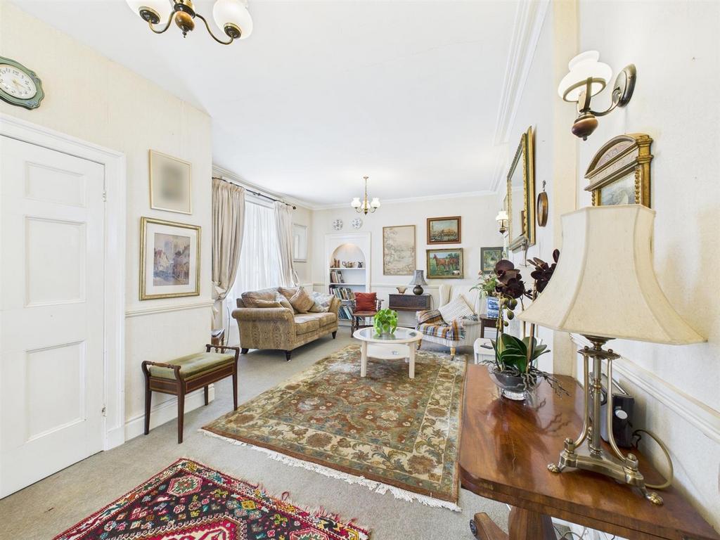 CAM04116 G0-PR0151-STILL008.jpg