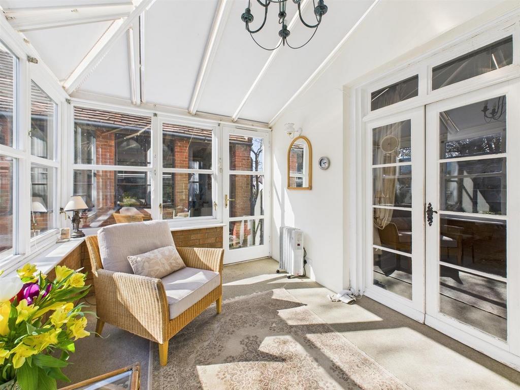 CAM04116 G0-PR0151-STILL006.jpg