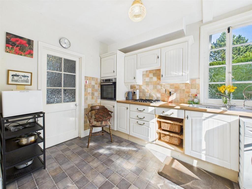 CAM04116 G0-PR0151-STILL017.jpg