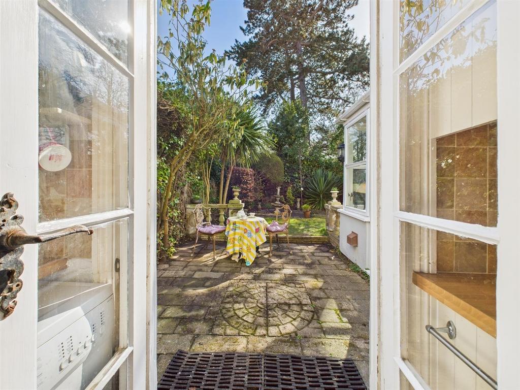 CAM04116 G0-PR0151-STILL021.jpg