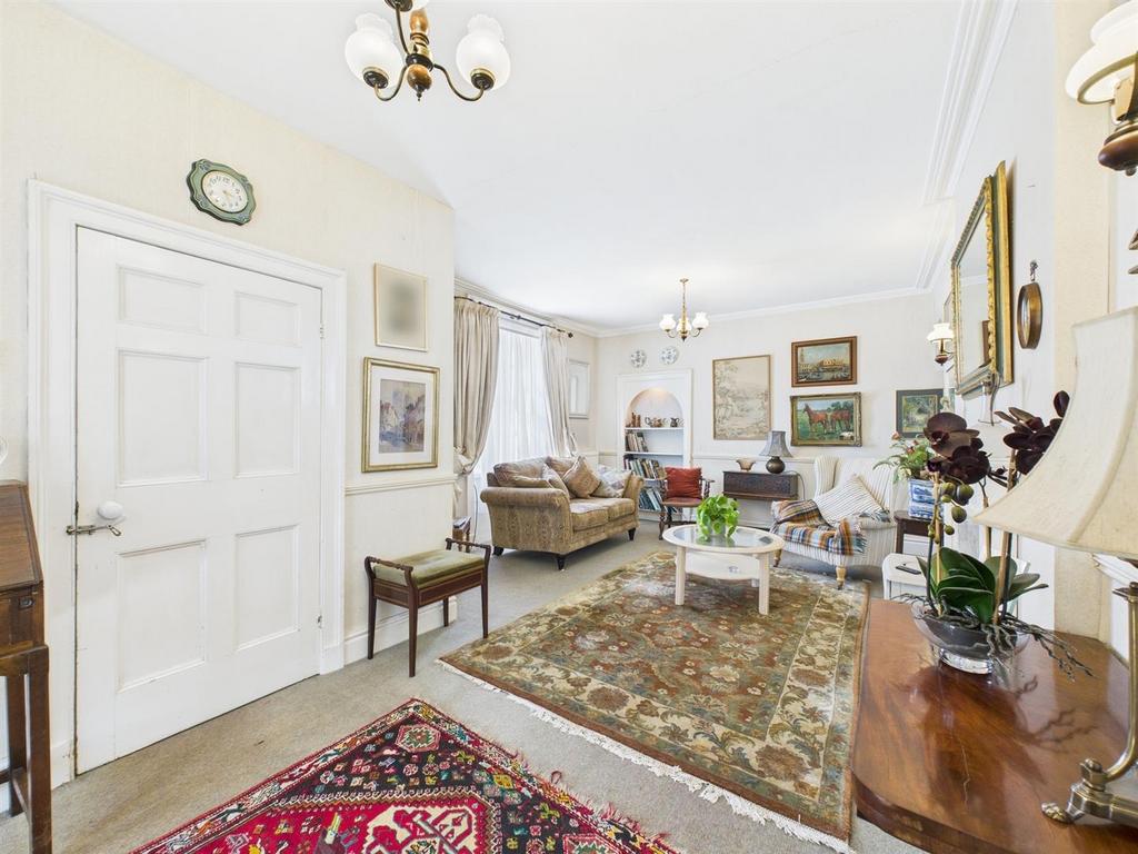 CAM04116 G0-PR0151-STILL007.jpg