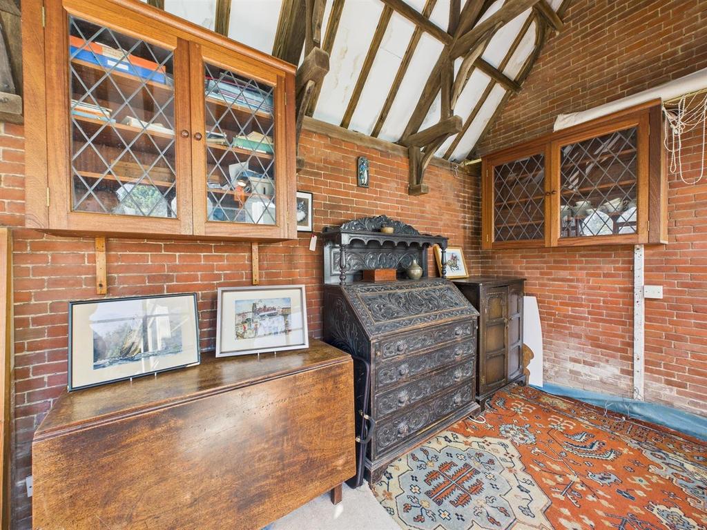 CAM04116 G0-PR0151-STILL024.jpg