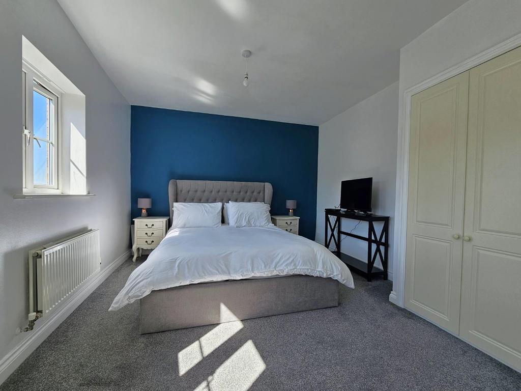 Bedroom One.jpg