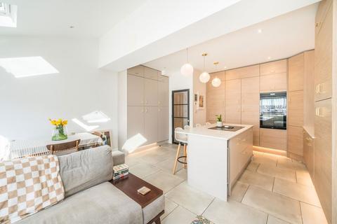 89 Gatton Road, London, SW17 0EY