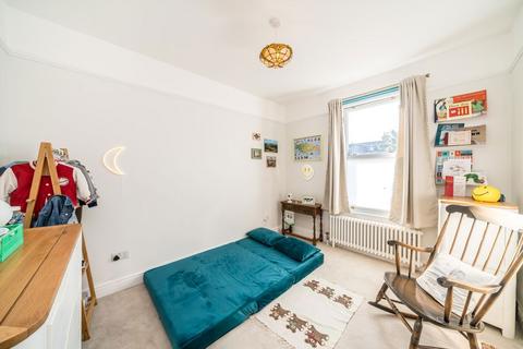 89 Gatton Road, London, SW17 0EY