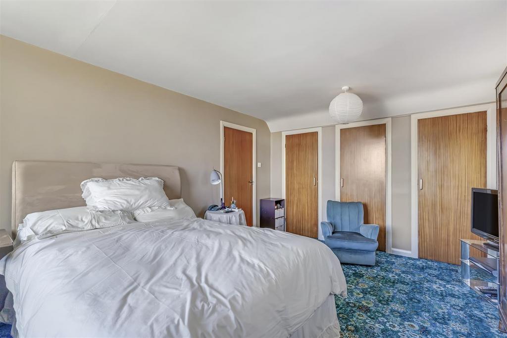 Bed 1 2.jpg