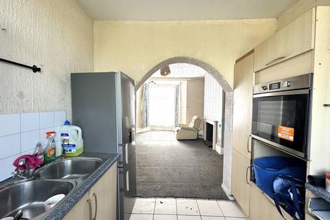 44 Broadway, Pontypridd, CF37 1BD