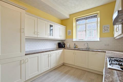 2 bedroom ground floor flat for sale, Portway, Warminster
