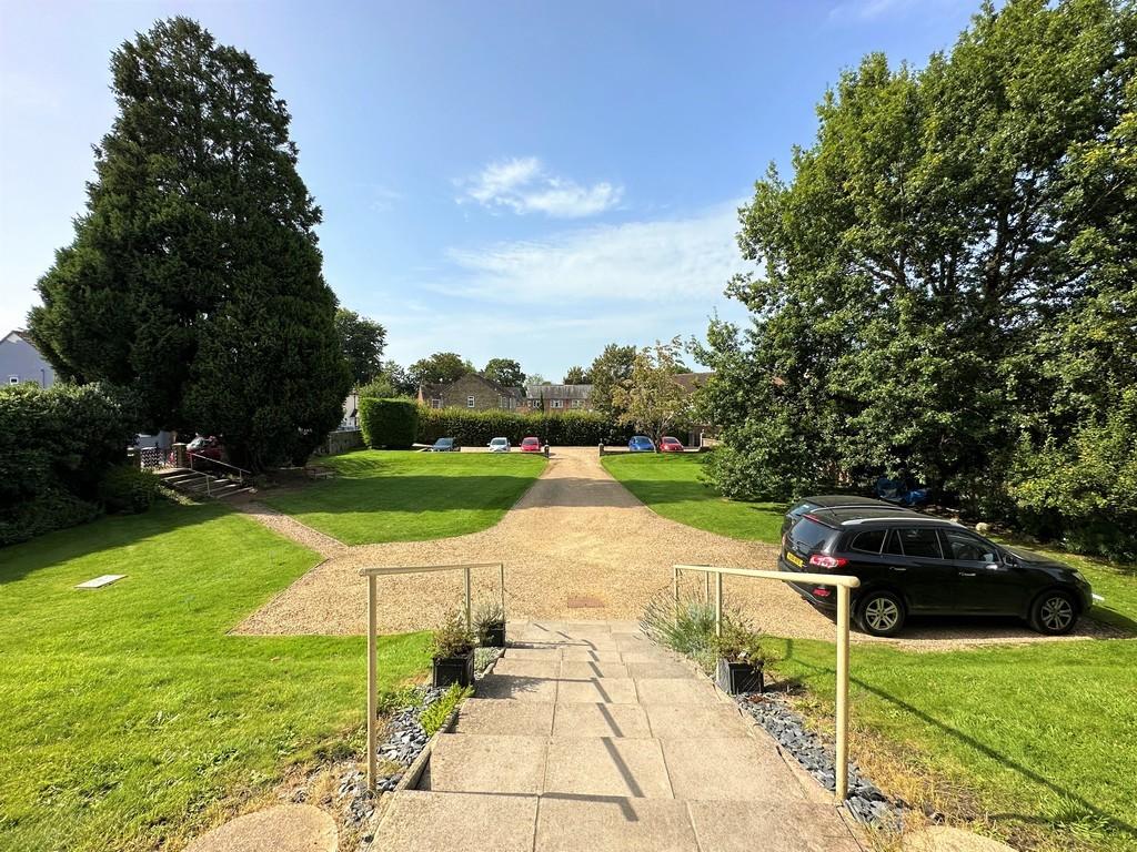 Communal garden and parking
