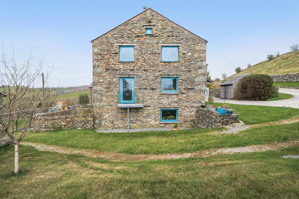 Side aspect and Garden