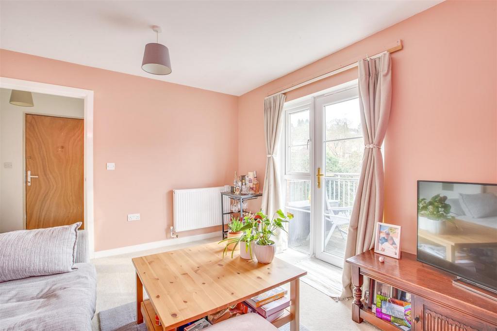 21 Greengate, Chairborough Road, HP12 3 GZ-6.jpg
