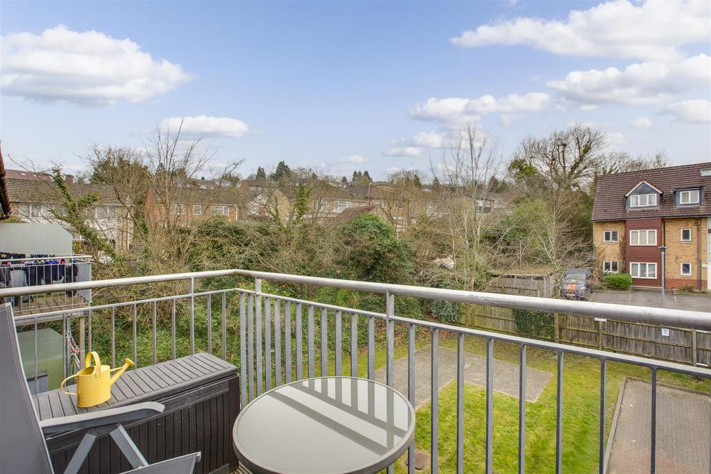 21 Greengate, Chairborough Road, HP12 3 GZ-7.jpg