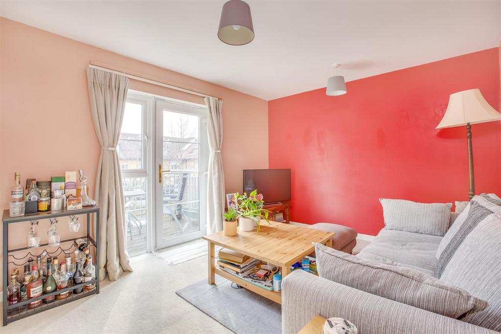 21 Greengate, Chairborough Road, HP12 3 GZ-5.jpg