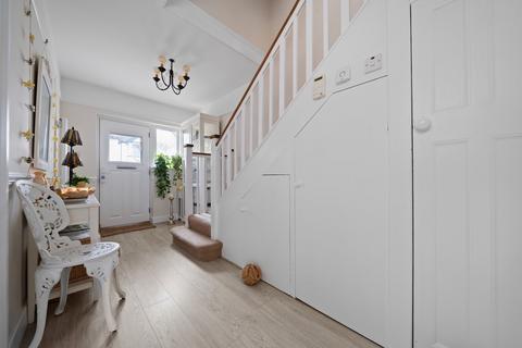 24 Highview Avenue, Wallington, SM6 8PQ