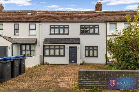 56 Trent Gardens, London, N14 4QN