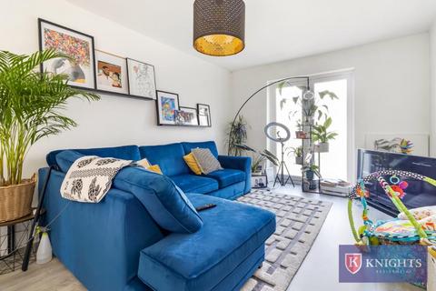 56 Trent Gardens, London, N14 4QN
